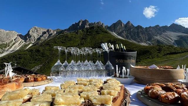 Foto per Cena in montagna al rifugio Stella Alpina di Ladurns